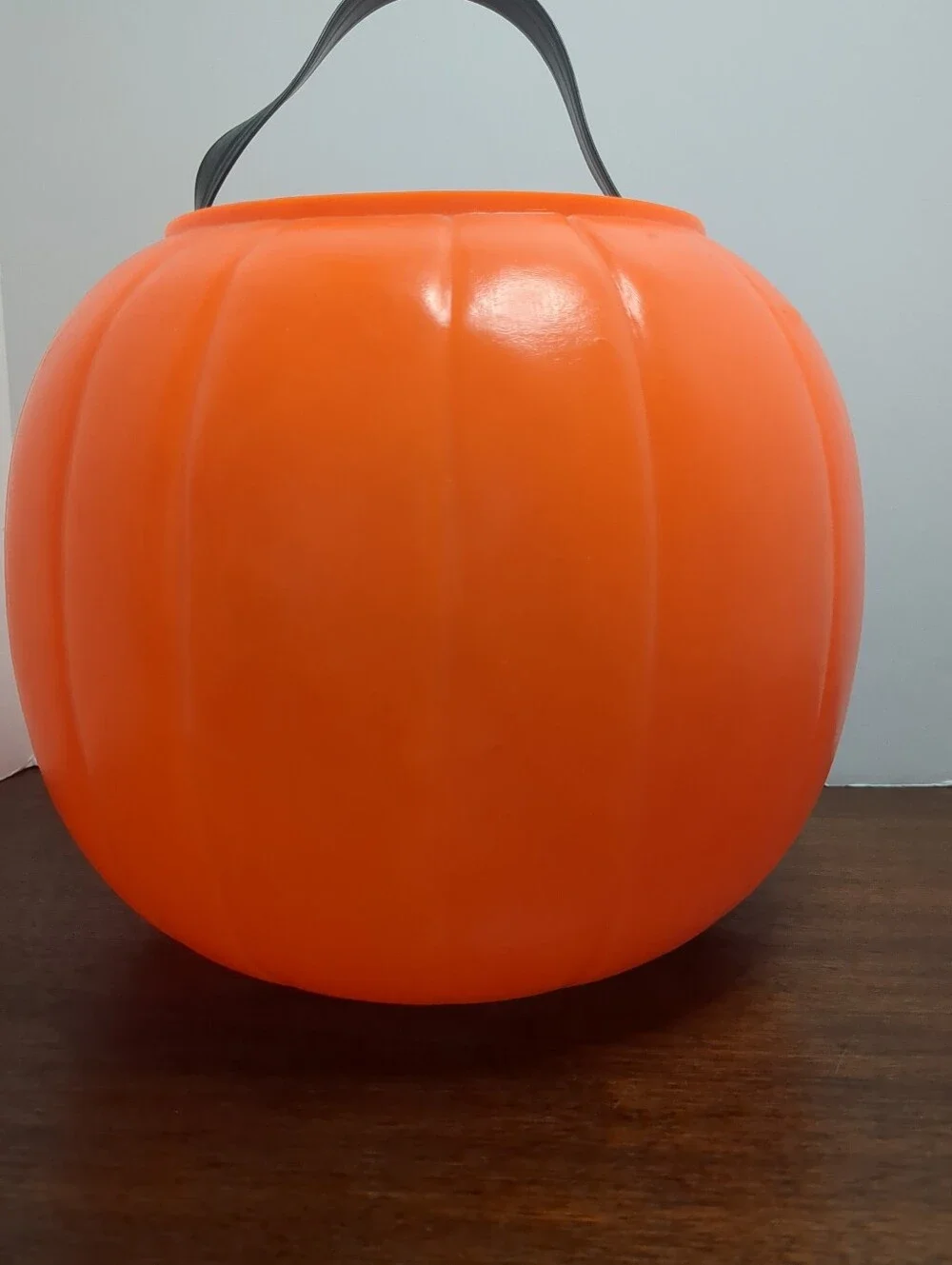 EMPIRE Vintage  HALLOWEEN  Plastic Pumpkin Trick Treat Bucket ~ Rivet Handle